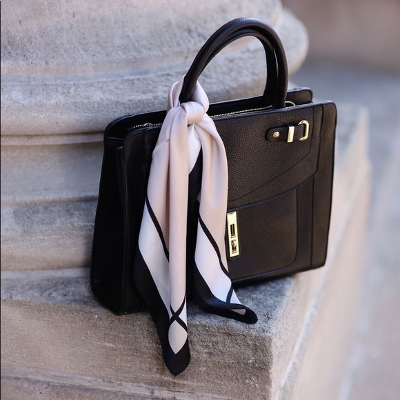 💕LAST One Plants Girl Art Illustration scarf - Picture 5 of 7